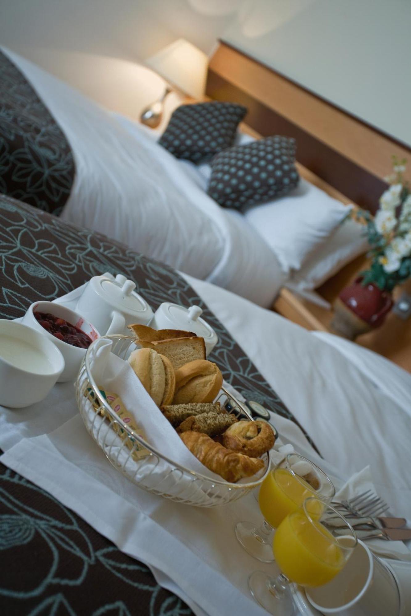 Ard Ri House Hotel Туам Экстерьер фото
